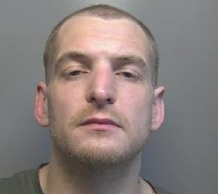 Have you seen wanted man Jason Harper-Stott? (image via Hertfordshire Constabulary)