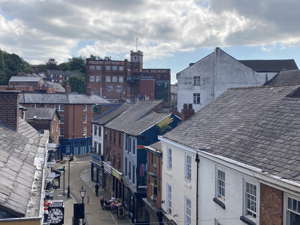 Stockport is set for a variety of events this weekend, including a ghost tour, a midsummer market, the CAMRA beer fest, and more (Image - Alasdair Perry)