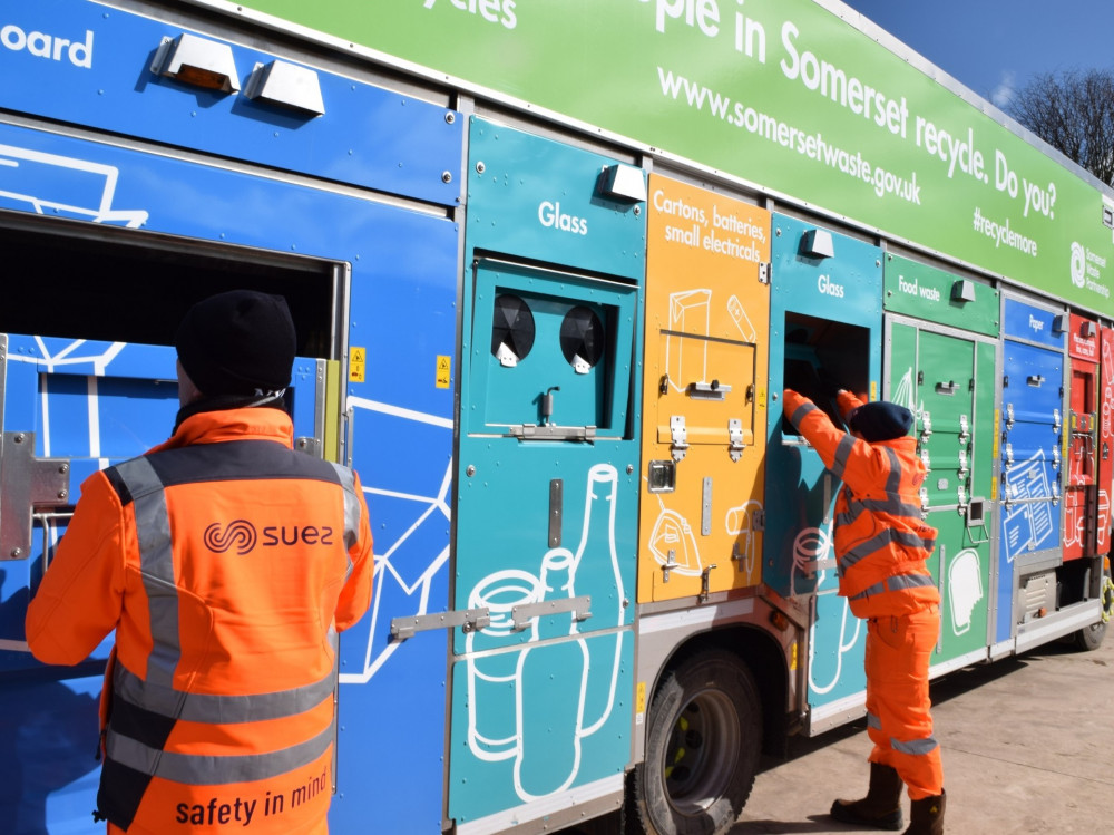 Suez recycling crews collecting waste (SC) 