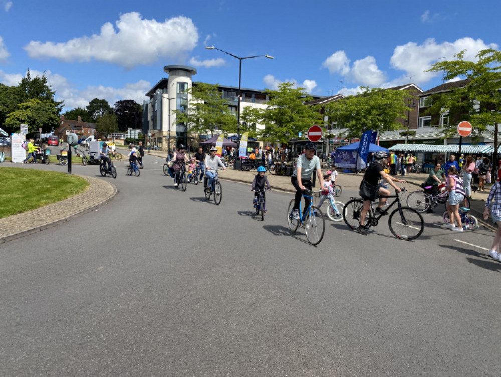 Residents were out in force to support the first Kenilworth Clean Air Day (images by James Smith)