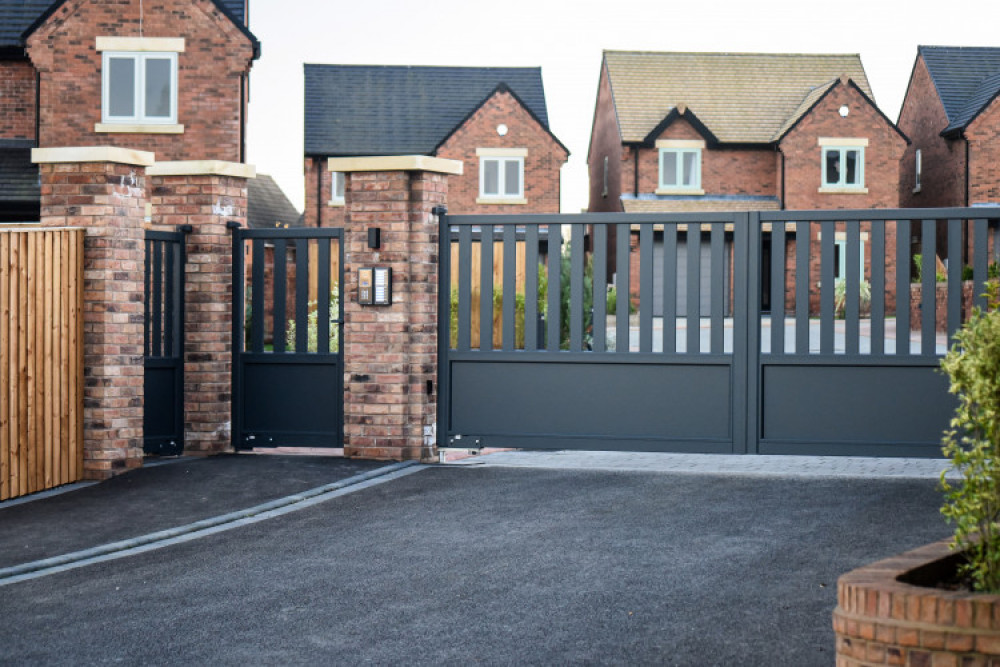 The new nine-home gated community of Mereside Close, Maw Green (Nub News).