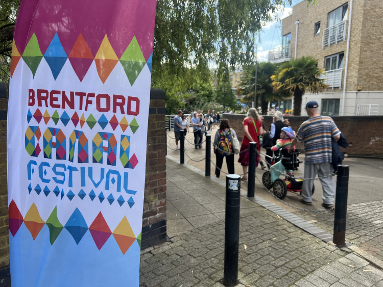 The Brentford Canal Festival saw an approximate footfall of 6000 people from midday to 6pm on Saturday (credit: Moiz Saifuddin).