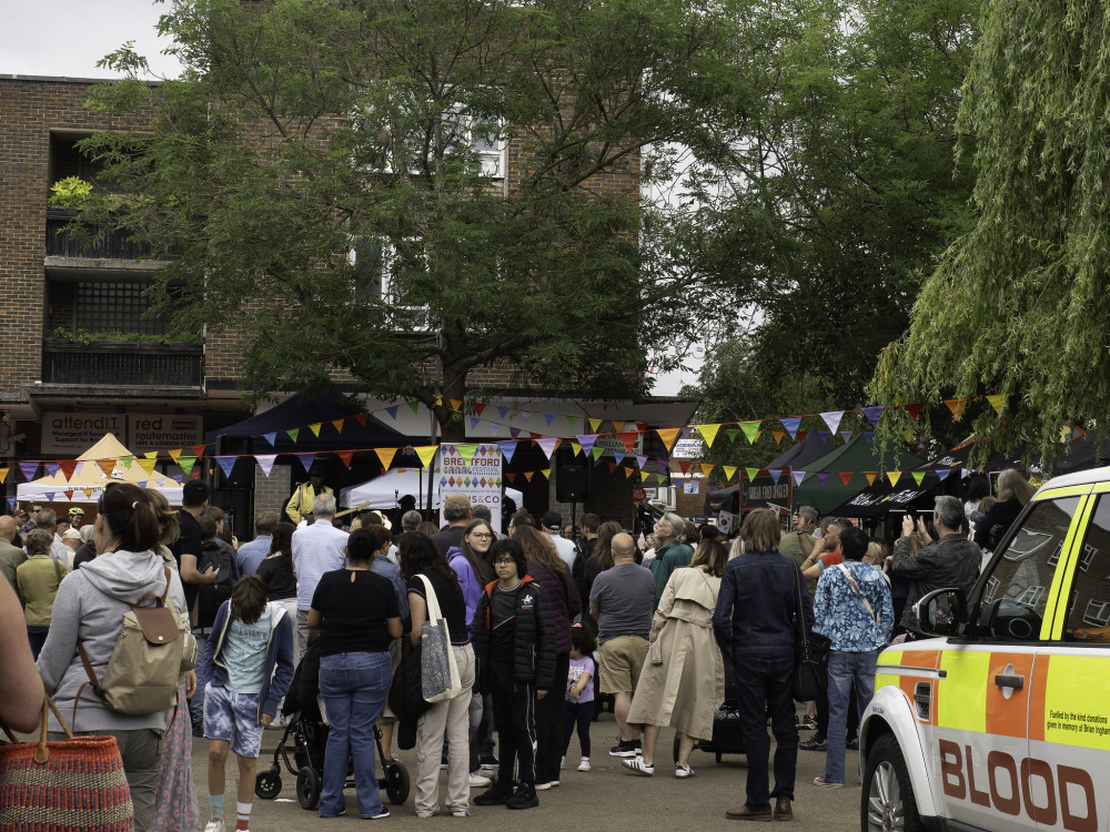 The Brentford Canal Festival saw an approximate footfall of 6000 people from midday to 6pm on Saturday (credit: Tim Eavis).