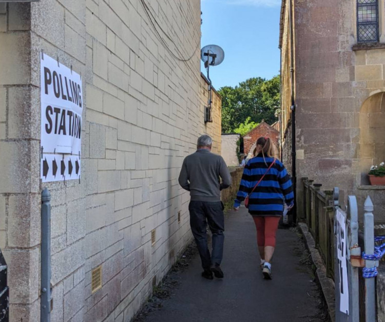 Voters heading to the polls this morning (LL) 