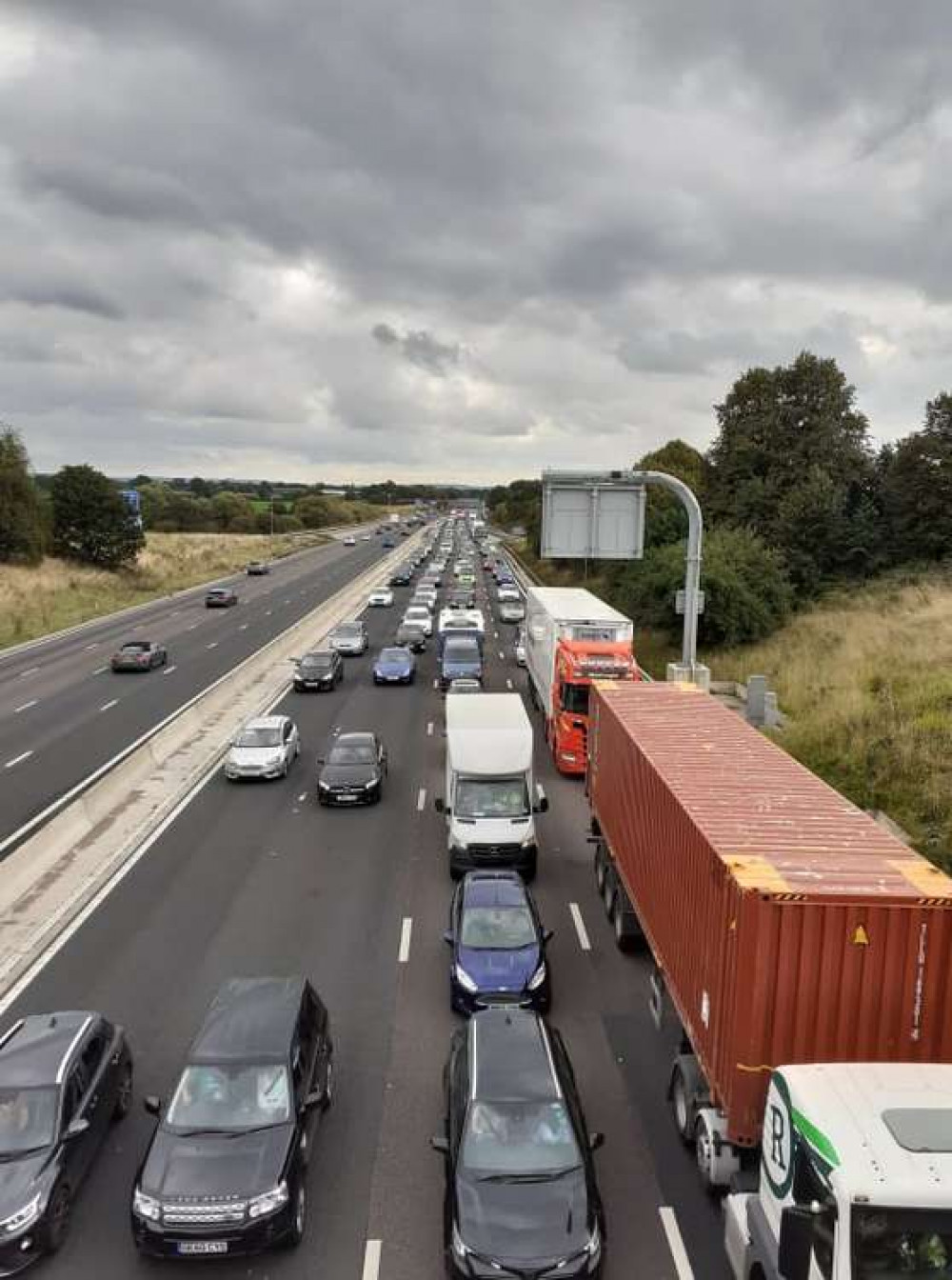 Delays after three-vehicle accident on M6 today (Thursday) (Photo: Nub News)