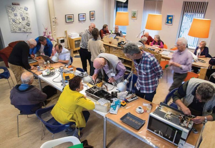 It's the last repair cafe of the season