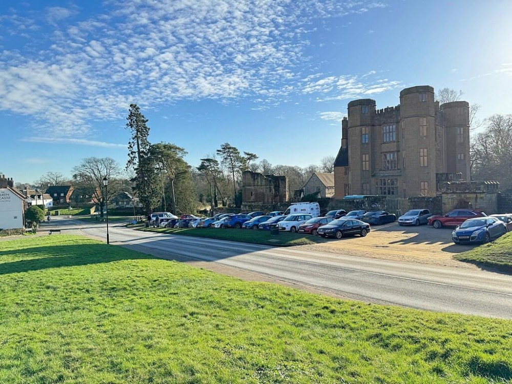 There is currently no pedestrian crossing to Kenilworth Castle (image by Julie Philpot)