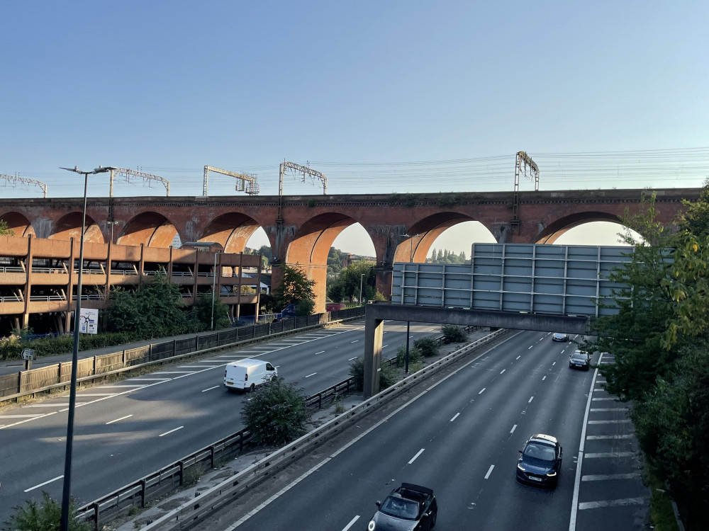 A man who was stood on top of Stockport Viaduct has been brought to safety - emergency services have provided an update (Image - Nub News)