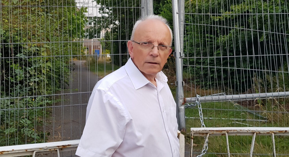 Cllr Richard Dickson outside the former Kenilworth Sixth Form site on Rouncil Lane (image via Kenilworth Lib Dems)