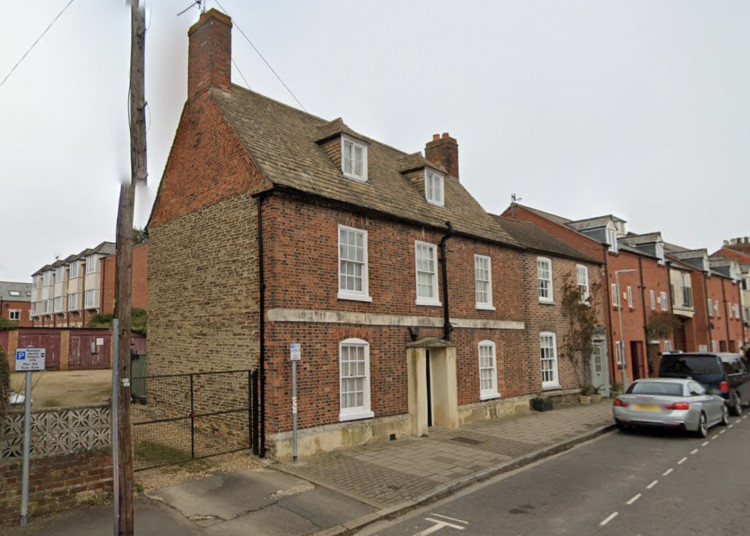 A former hairdressers in Oakham is set to be converted back to residential use (Google).