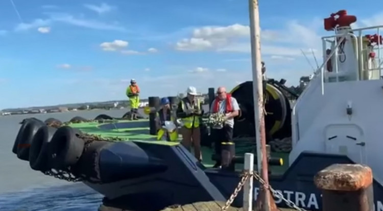 The service on board a tug at Tilbury. 