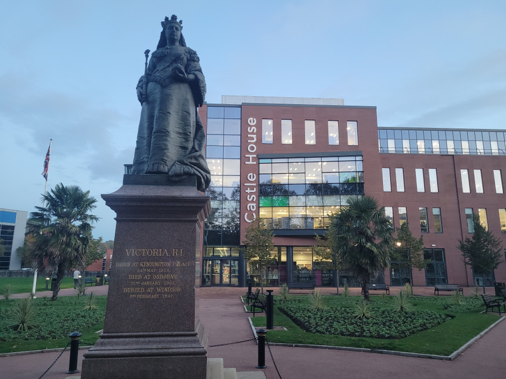 A commemorative statue of Queen Elizabeth II could be installed in Queen's Gardens, Newcastle (LDRS).