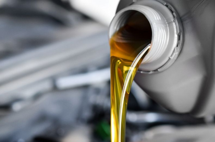 The scam, commonly known as the 'dirty oil' trick, has been flagged by local authorities following a number of recent incidents.