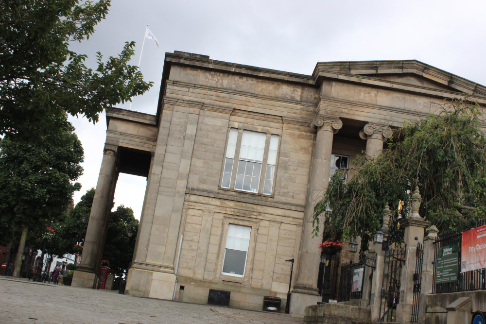 Macclesfield Town Hall, Market Place. (Image - Macclesfield Nub News) 