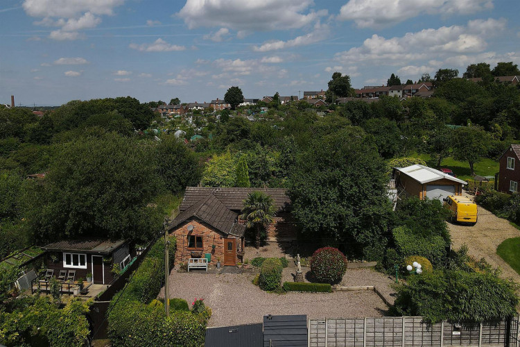 This week's gorgeous Macclesfield Property of the Week will have your jaw to the floor. (Image - Holden & Prescott Macclesfield) 