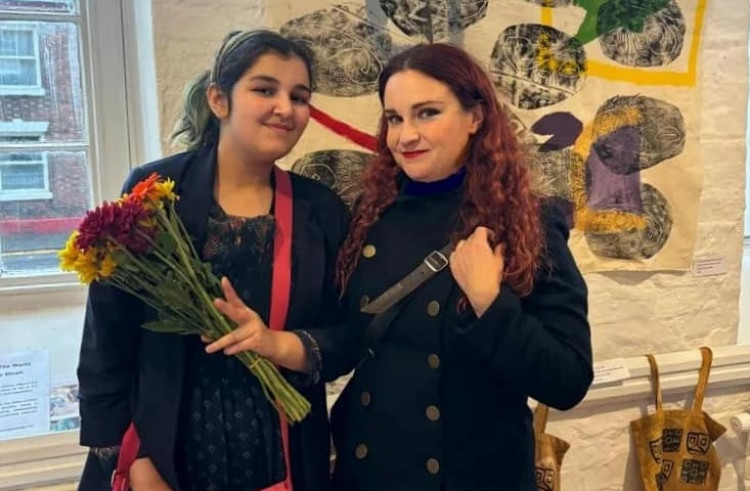 A former attendee of Pinc College Macclesfield and Church Lawton School, Maryam (left) has since been guided by Macclesfield artist Becca Smith (right). Maryam has worked with Becca for three years. (Image - Macclesfield Nub News)