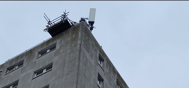 One of the replacement masts atop the tower block. 