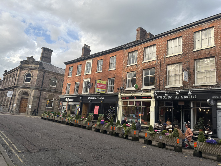 PizzaExpress is the only non-independent business on Market Place. (Image - Macclesfield Nub News) 