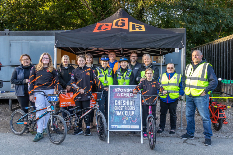 Crewe PCSOs Lizzie Jolley and Jess Street appealed to the local community by asking for funding support with the Youth Skills Project (Cheshire Police).