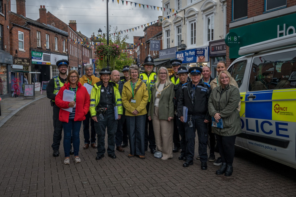 Officers from Congleton's local policing unit spoke to businesses in the area on reporting retail crime (Image - Cheshire Constabulary)