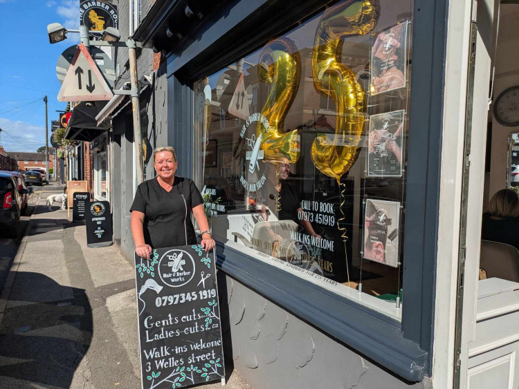 Hairdresser Debbie Carrahar outside her salon Welles Street. (Photo: Nub News) 