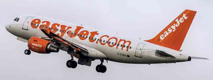 easyJet staff praised for trying to help