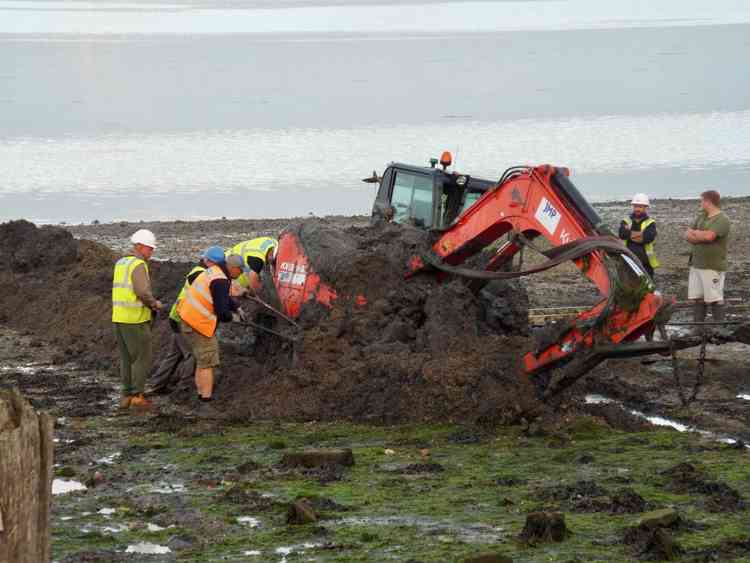 Digging last bit out by hand (Picture - Nub News)