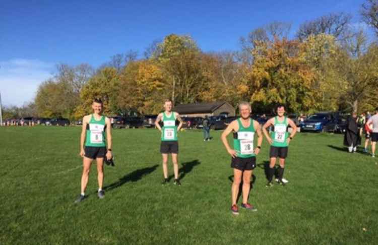 Rather than the usual mass start, runners were seeded into groups of six (Photo by Barry Cornellius) Rather than the usual mass start, runners were seeded into groups of six (Photo by Barry Cornellius)