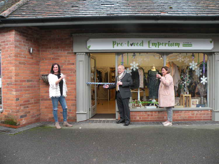 Mayor of Kenilworth Cllr Richard Dickson cut the ribbon to officially open Pre-loved Emporium