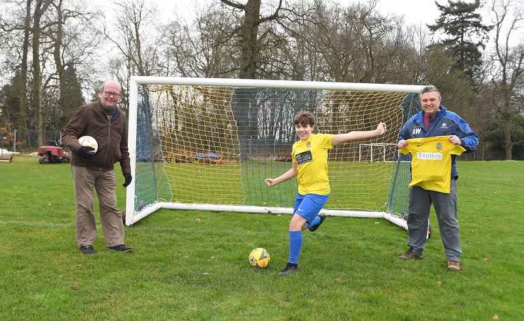 Kenilworth Wardens Juniors have received £6000 in sponsorship from two local companies