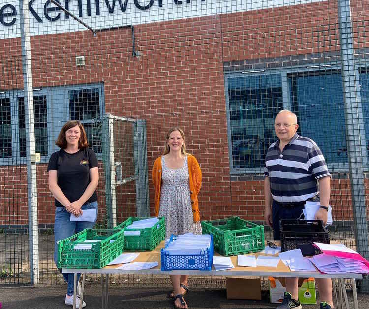 Volunteers met on the courts at The Kenilworth Centre in September to receive thanks for their hard work and dedication throughout the first lockdown period Volunteers met on the courts at The Kenilworth Centre in September to receive thanks for their hard work and dedication throughout the first lockdown period