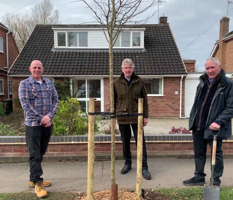 Cllr Spencer (left) with Andy Metcalf (centre) and outgoing councillor Alan Cockburn (right) planting a tree on Brookside Avenue