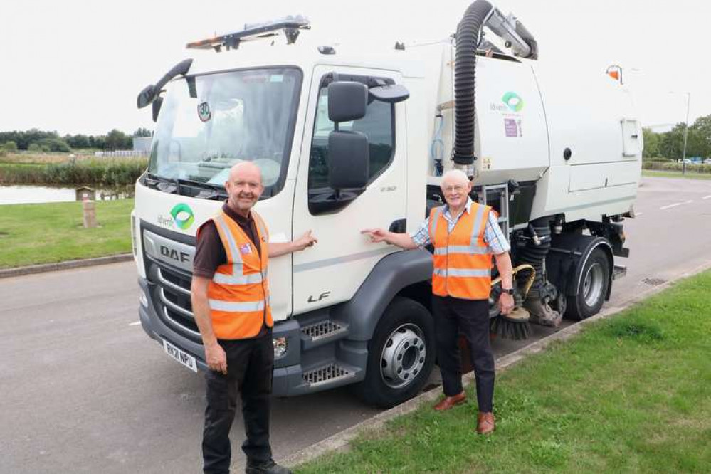 Steve Ranford from idverde (left) with Cllr Alan Rhead (right)