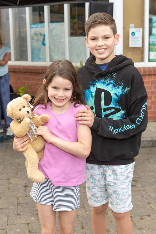 Kayla-Rose, 7, and her brother Matthew, 11. Photo by Victoria Jane Photography.