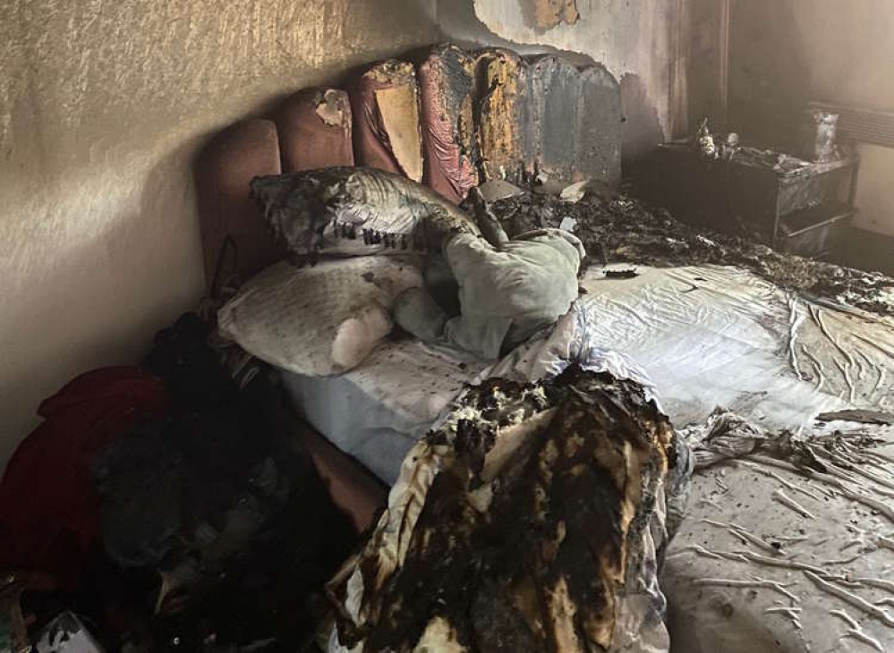 Kenilworth fire crews called to flat fire caused by unattended candle ...