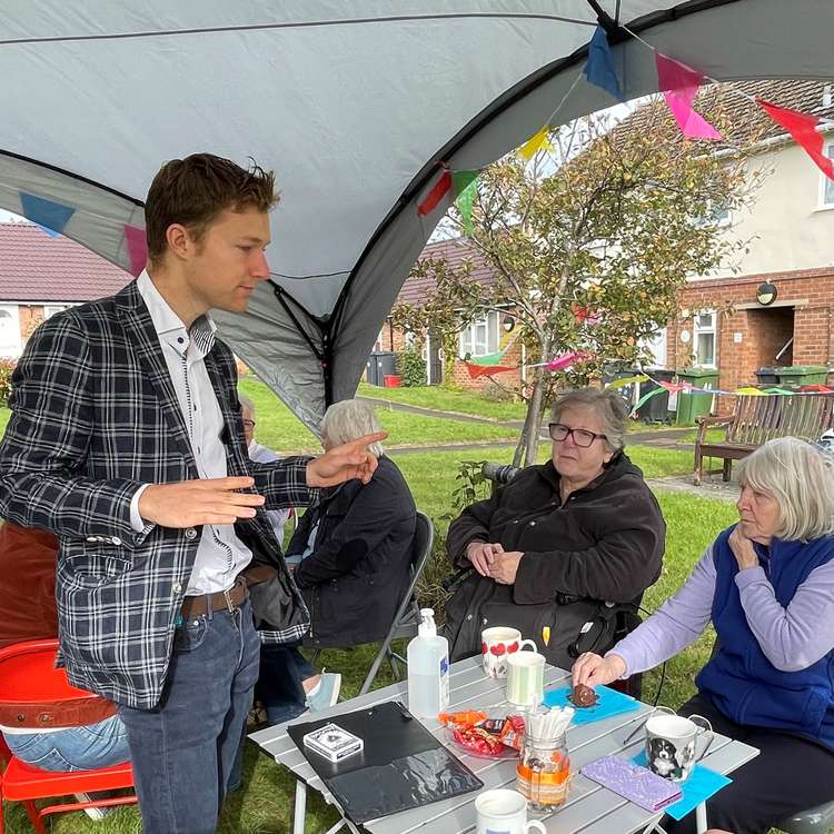 Angus, a member of the Magic Circle, amazed everyone with his mind reading magic