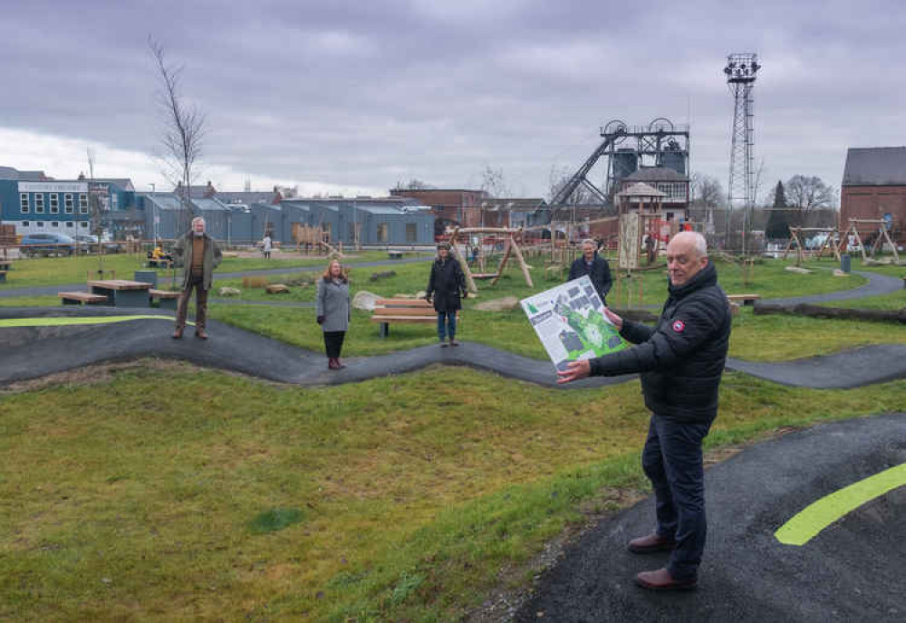 Stuart Warburton (Secretary of Snibston Heritage Trust), Louise Morris (Framework Manager, Fortem Solutions), Councillor Terri Eynon, Councillor Richard Blunt (Leader of North West Leicestershire district council) and Leicestershire County Council leader