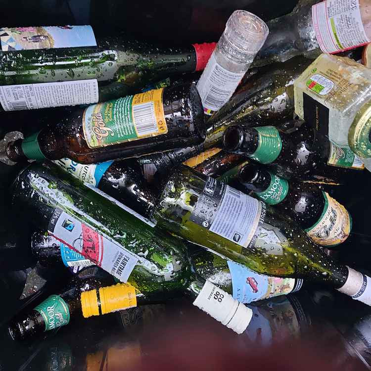 Do you want your recycling box to be empty of alcohol bottles in January ?