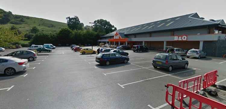 The existing B&Q store on Wirral Park Road in Glastonbury, owned by South Somerset District Council (Photo: Google Maps)