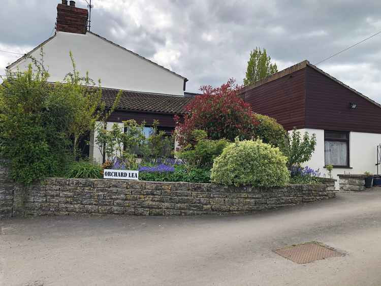 Five-bedroom cottage in Butleigh