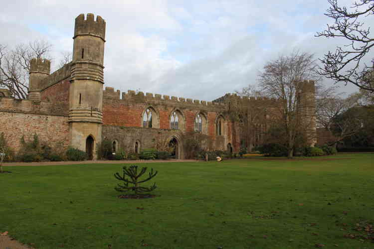 The Great Hall at the Bishop's Palace (Photo: Rodw)