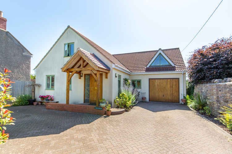 Three-bedroom detached house in Coxley Wick