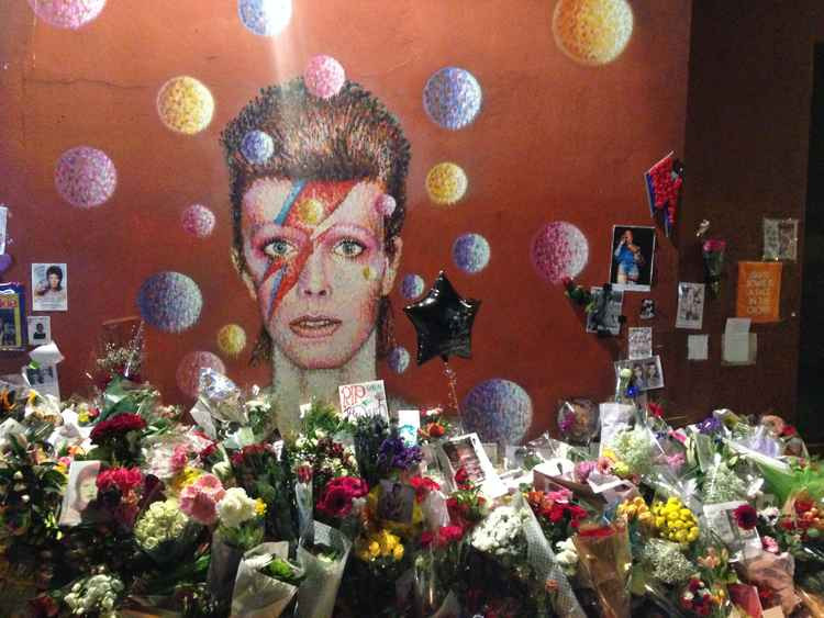 A memorial to David Bowie (Photo: R013)