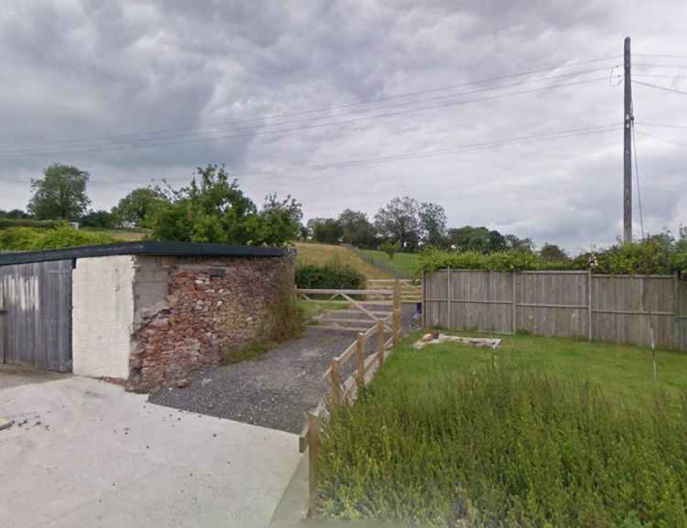 The entrance off Parsonage Lane that leads to the barn (Photo: Google Street View)