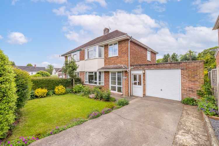 Three-bedroom house in Stoberry Avenue