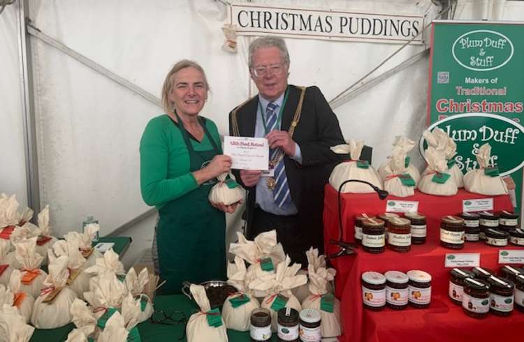 The Wells Food Festival Award for Bread Cakes and Desserts was presented to Plum Duff and Stuff by Mayor of Wells, Philip Welch