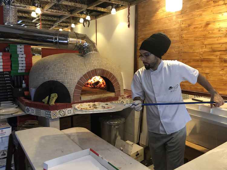 La Taverna di Toto keeps to the traditional style of making pizza