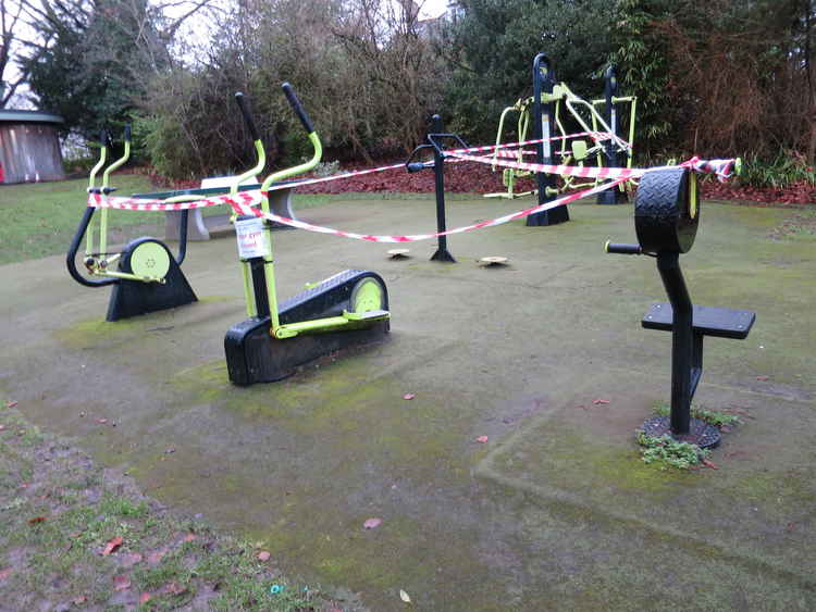 The equipment in the Borough Gardens is closed