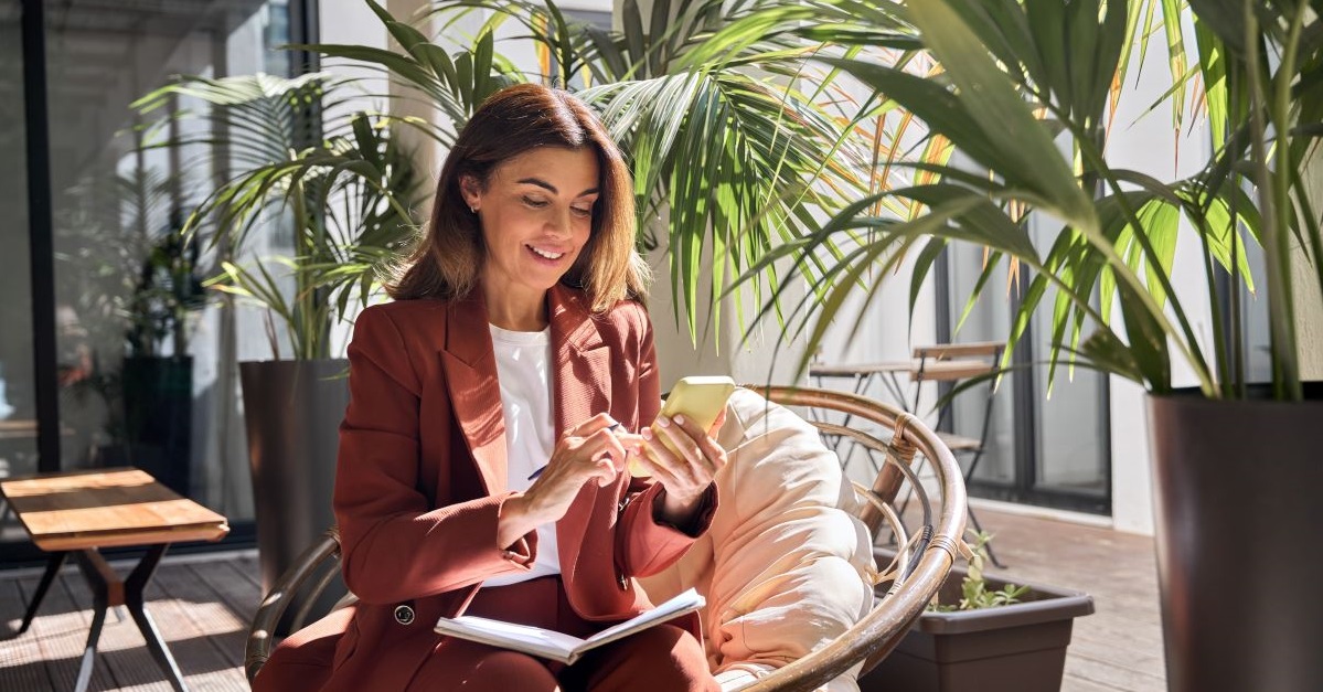 Employment versus self-employment: what to decide?