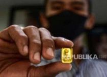 Harga Emas Antam Kembali Merosot